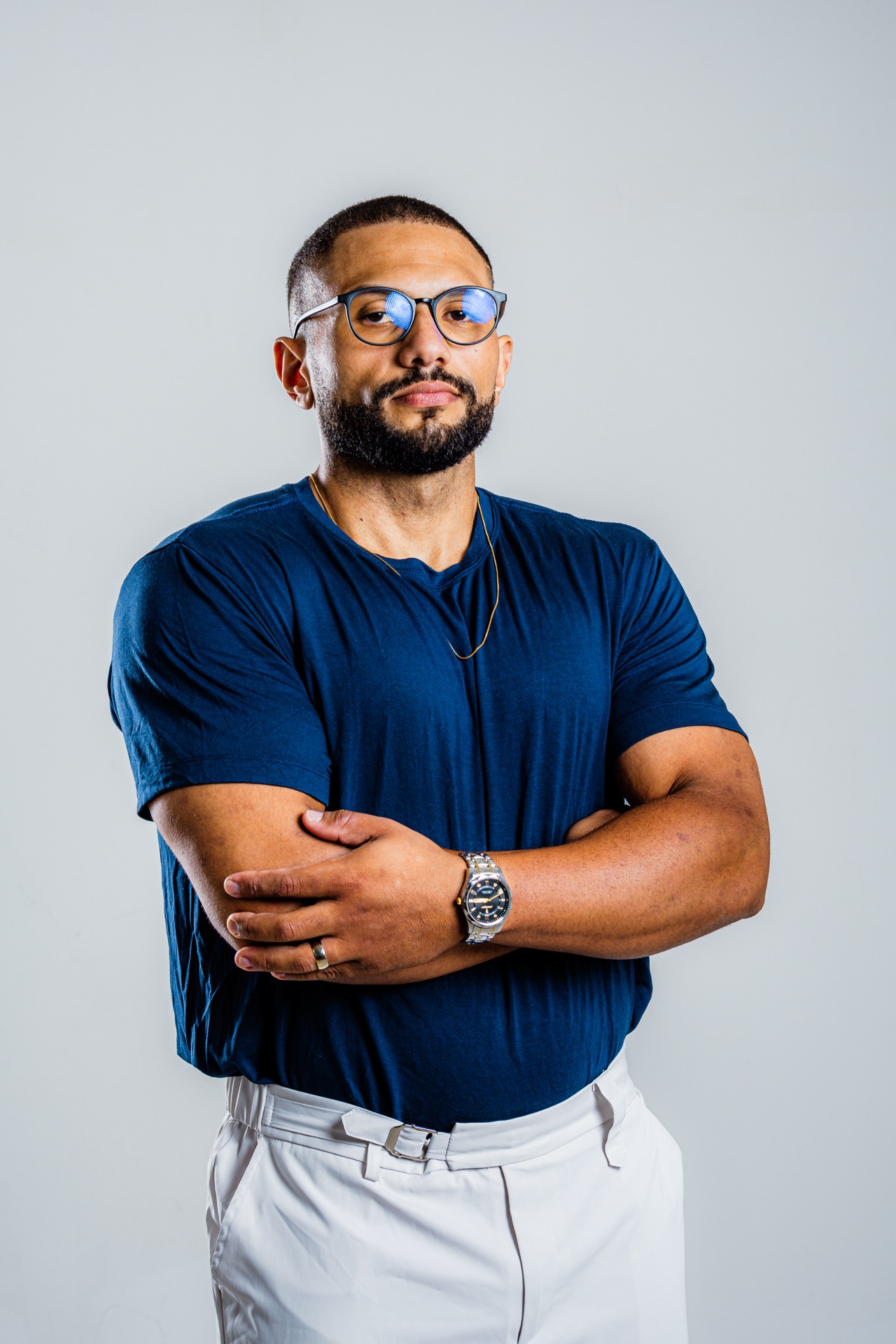 Prof. Esp. Matheus Rodrigues — retrato studio